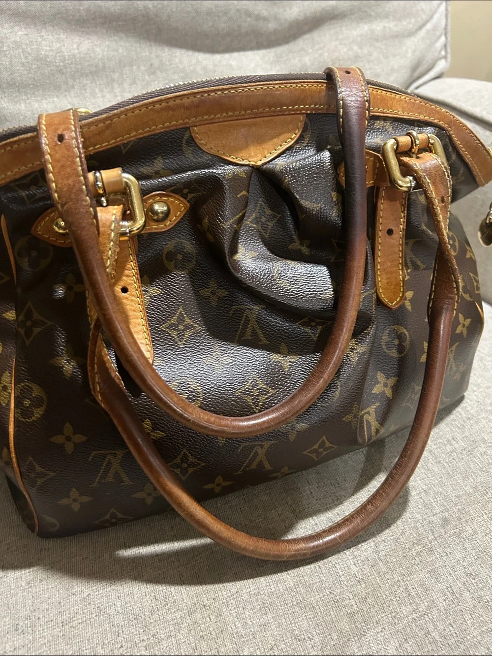 Louis Vuitton lv monogram
